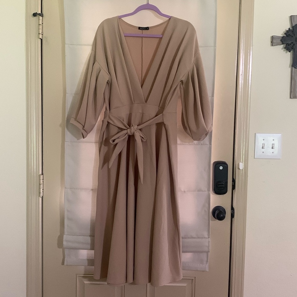 Boohoo Plus Beige Wrap Midi Dress Size 24 Balloon Sleeve Tie Waist